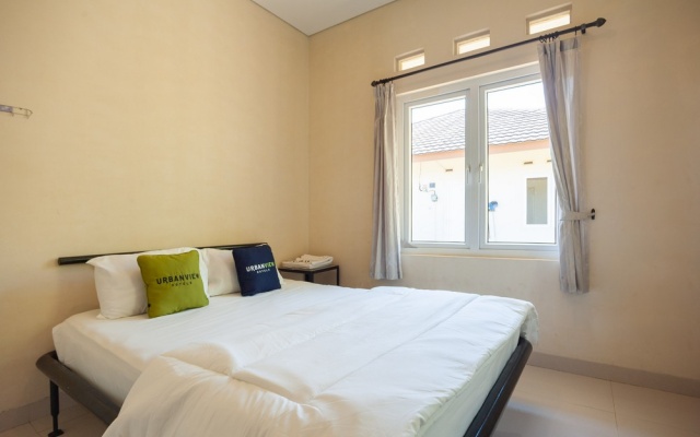 Urbanview Resort Adang Zecky Cisarua Puncak by RedDoorz – Guest Rooms – Cisarua