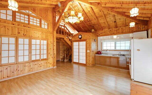 Yangsan Solmaru Pension