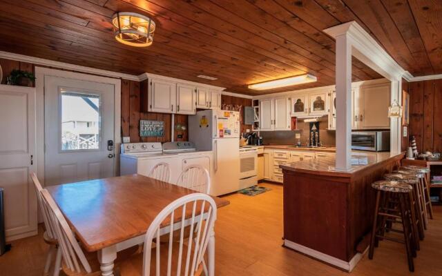 Heather Leigh by Oak Island Accommodations