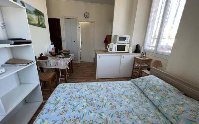 Appartement Cambo-les-Bains, 1 pièce, 2 personnes - FR-1-495-10