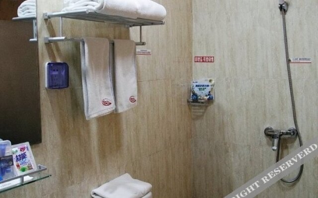 Nanyang Hotel Qingdao Luoyang Road
