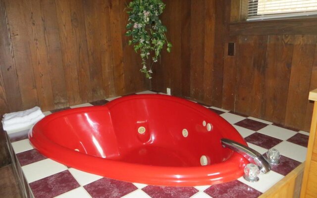 Roaring Fork Motel & Cottages