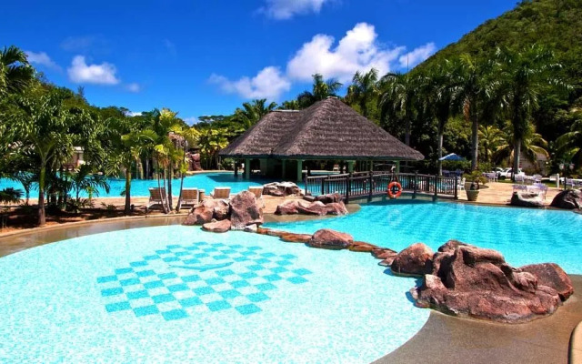 Le Domaine de La Reserve Hotel