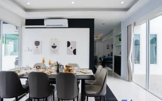 White Chocolate Pool Villa