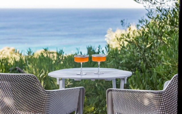 The Lookout, Eagle Bay