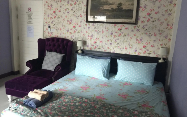 The London Tearoom – Guest Rooms – Chiang Mai