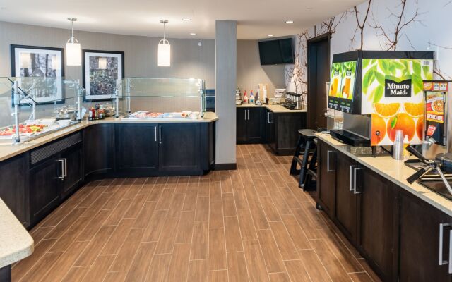 Staybridge Suites Saskatoon - University by IHG