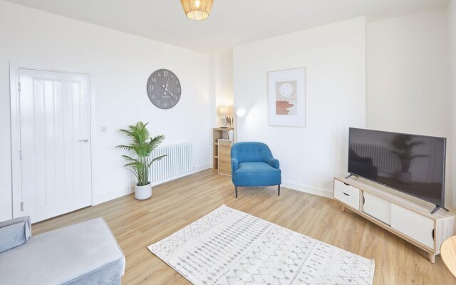 Host Stay Flat 2 Glenholme House