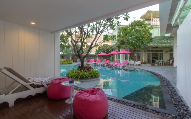 The Sea - Cret Hua Hin