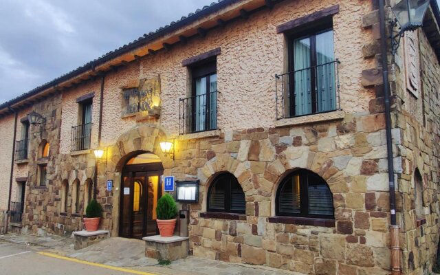 Hotel Leonor Mirón