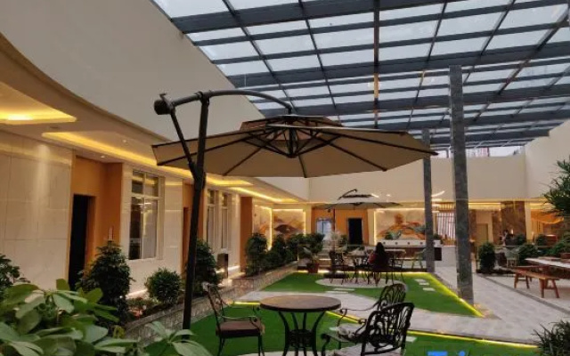 Ruishang Yuejing Jiari Hotel