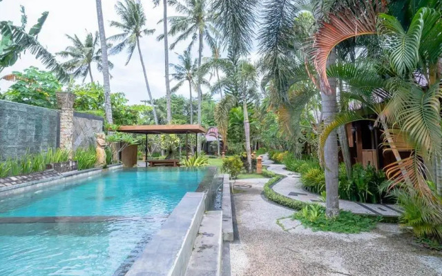 RedDoorz Plus @ Raya Senggigi Lombok