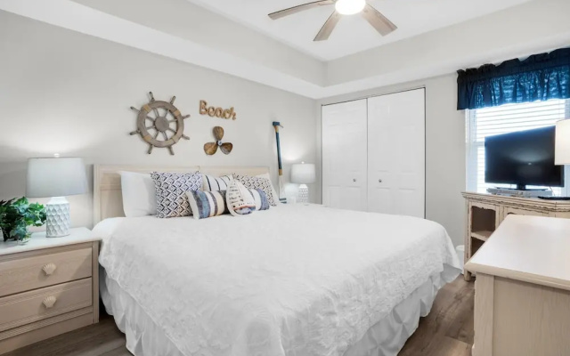 Pelican Beach Terrace 805