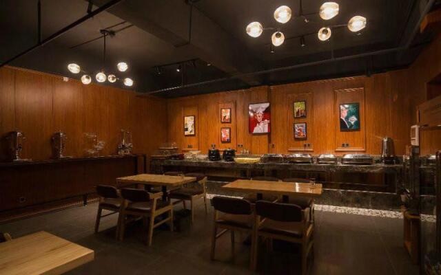 James Joyce Coffetel·Kaifeng Drum Tower