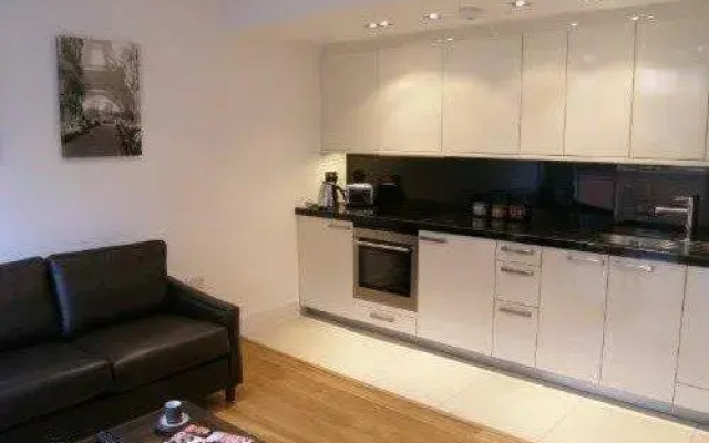 Tower Hill Serviced Apartment By Mysquare