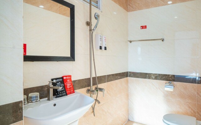 RedDoorz The Sun Hotel near Duong Quang Ham Street
