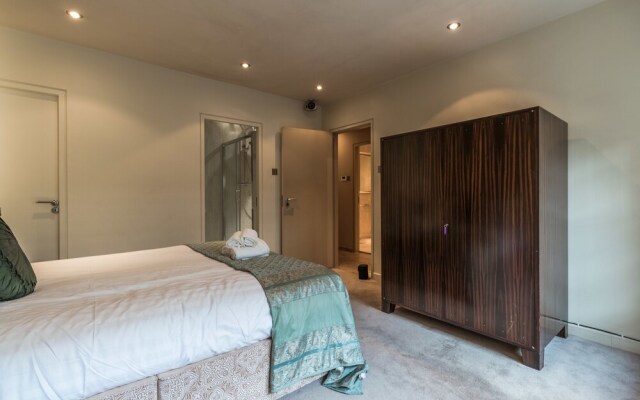 The Oscar Wilde Suite by 5STARSTAY