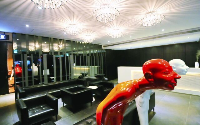 CHECK inn Express Kaohsiung Love River