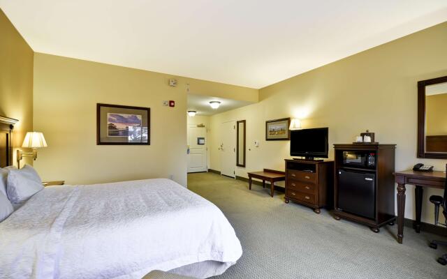 Hampton Inn & Suites North Charleston-University Blvd