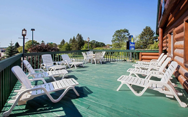 Days Inn by Wyndham Mackinaw City/Bridgeview Area