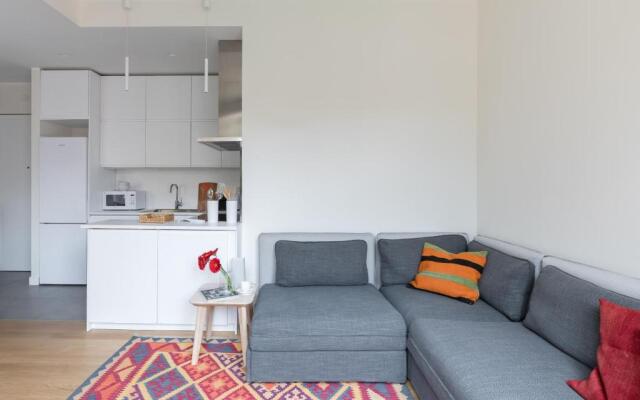 Quiet apartment with balcony at the Trevi Fountain