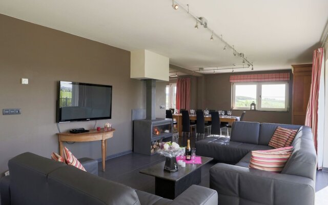 Splendid Holiday Home in Nadrin With Infrared Sauna & Heated Pool