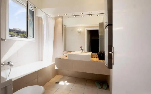 3 Bdrm Luxury Apt Incredible Acropolis View