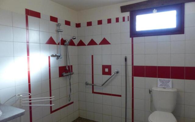 Gîte Dompierre-sur-Besbre, 4 pièces, 6 personnes - FR-1-489-51
