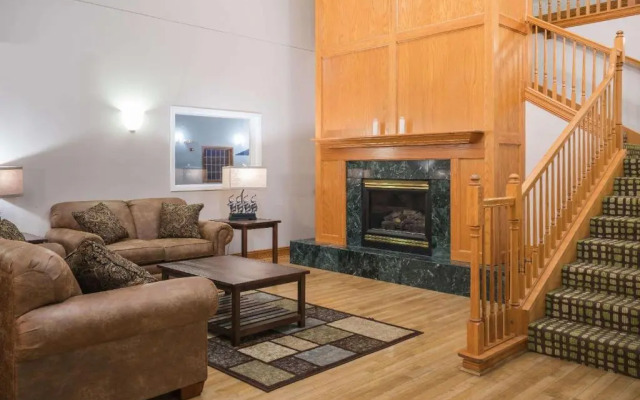 Norwood Inn and Suites