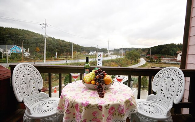 Gyeongpo Sanbada Pension