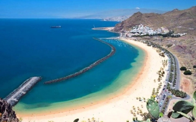 Exclusiva Casa Canaria con Magníficas Vistas al Mar