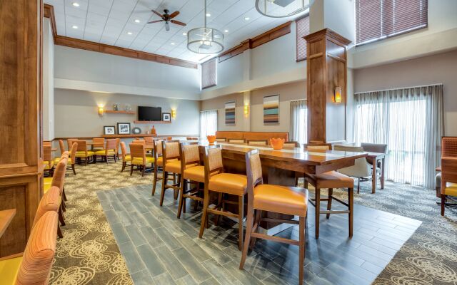 Hampton Inn Boston Natick