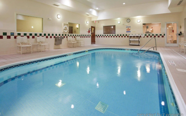 Holiday Inn Express & Suites Lawrence by IHG