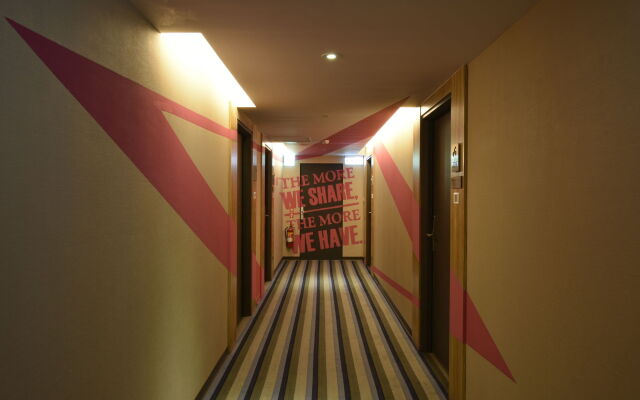 Travel Art Inn