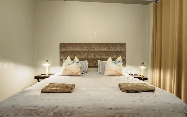 2 Sleeper with King Bed at Point Waterfront