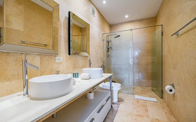 w Prestigious 1BR w Fantastic Balcony in YOO