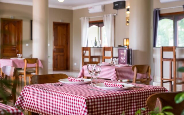 Riviera Hotel & Resort Kep