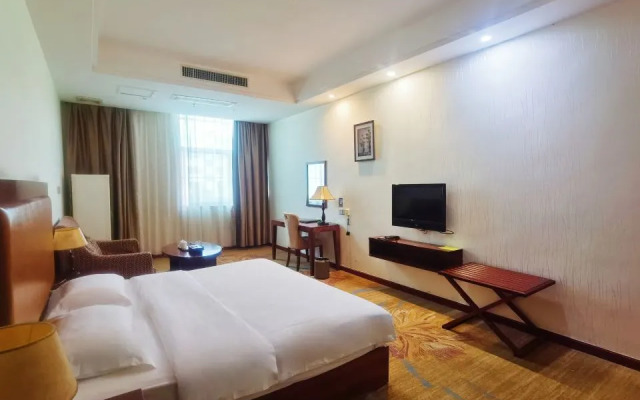 Kam · Tak · Yil Hotel