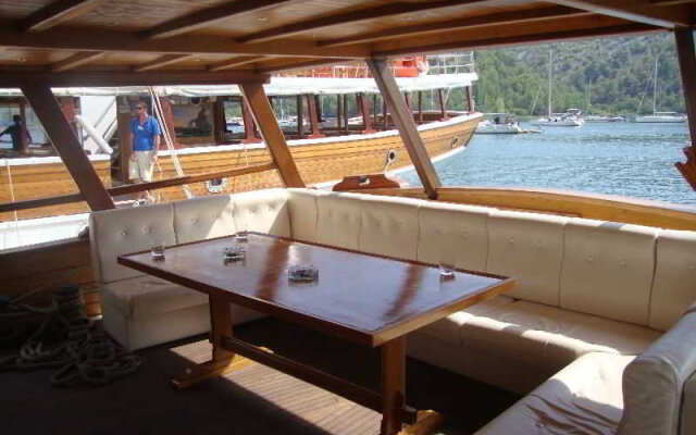 Cruise From Dubrovnik On M/Y Dalvin