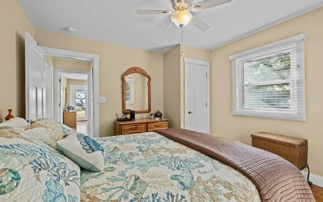 Mi Faro 2 Bedroom Duplex by RedAwning