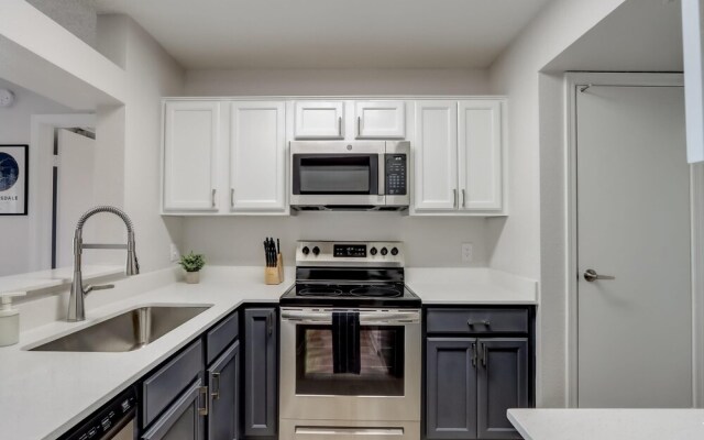 FRONTDESK Jade Scottsdale Apts Central Scottsdale