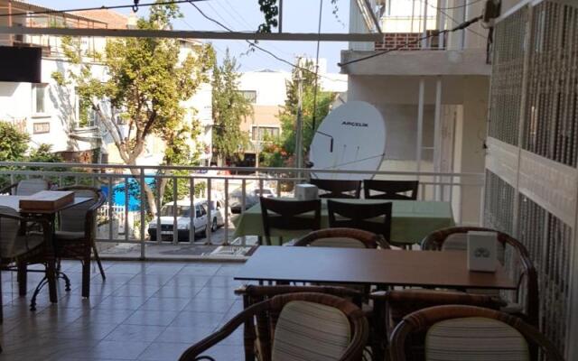 Ozgun Apart Otel Kusadasi