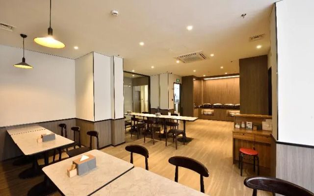 Hanting Hotel (Jiande Xin'anjiang Riverside)