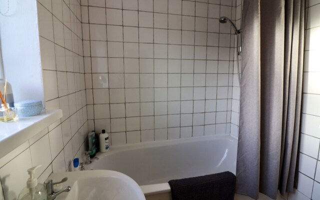 York Rd area 2 bed