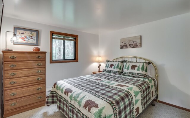 Pocono Lake Cabin - Walk to Arrowhead Lake!