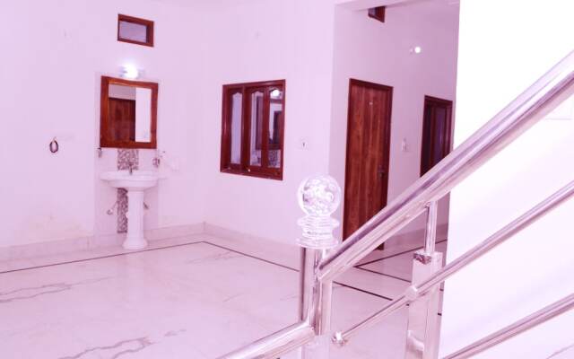 Sartaj Hotel