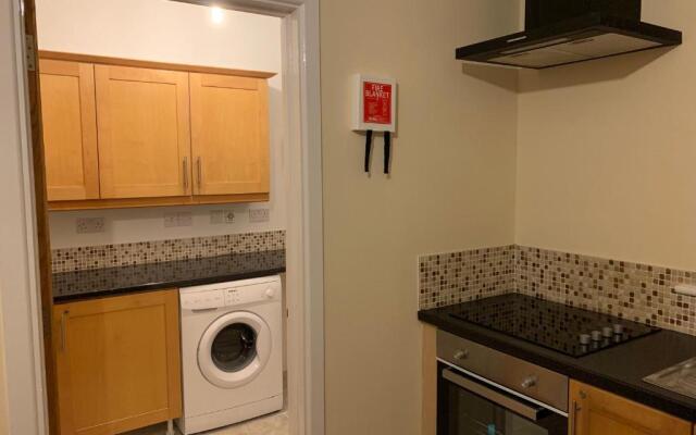 Secluded hilltop hideaway!