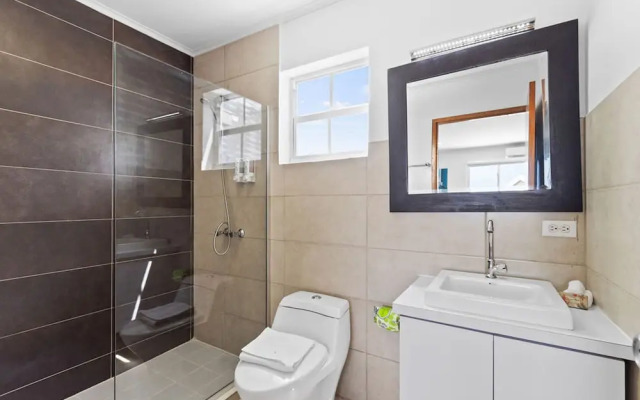 NEW Modern 1BR 1BA With Pool in Quiet Area
