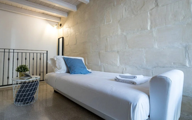 Piccola Luna Cozy Home