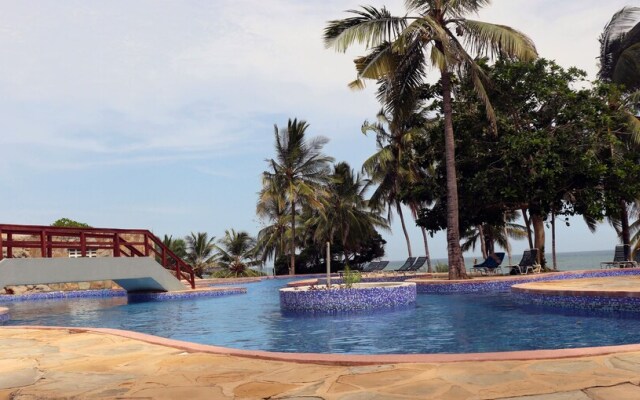 2 Bedroom Apartment With Pool and Views